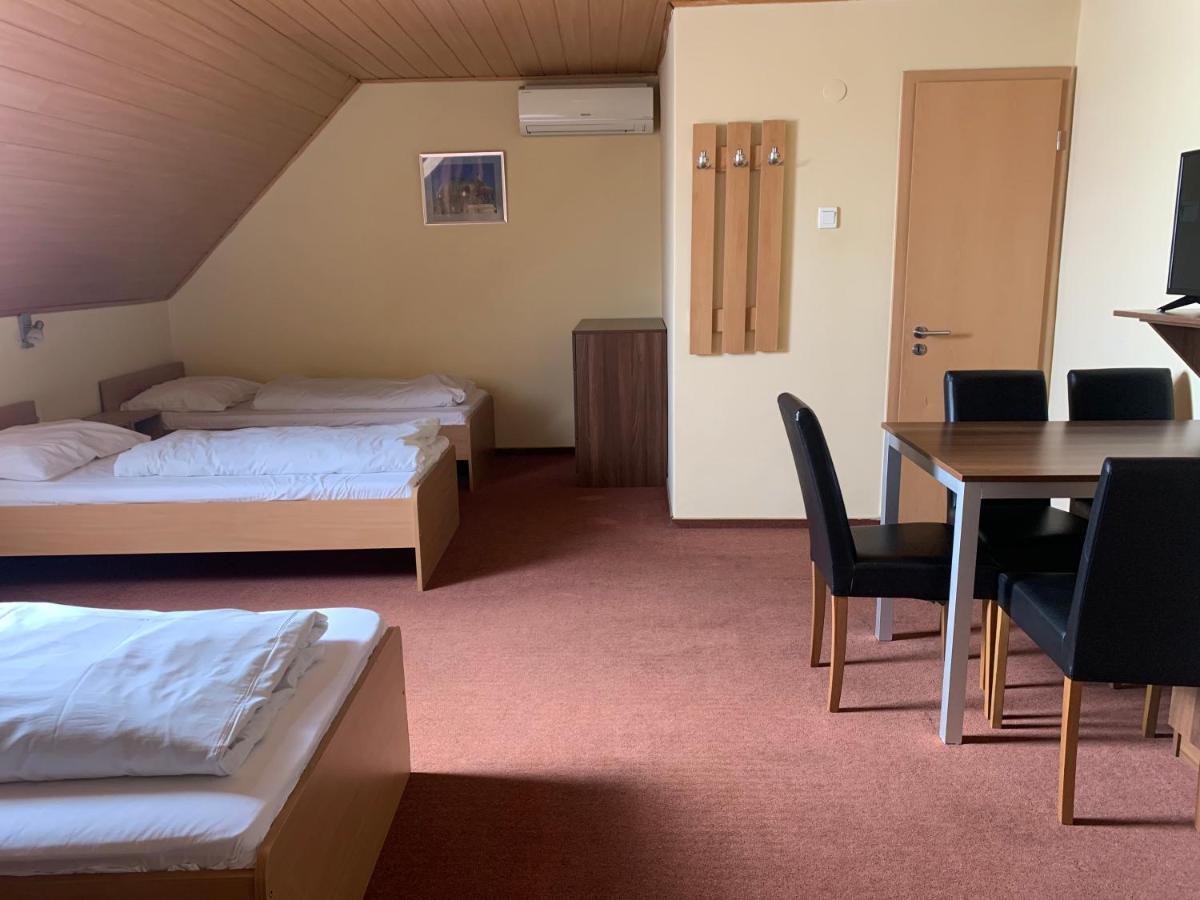 City Hotel Agoston Pecs Luaran gambar